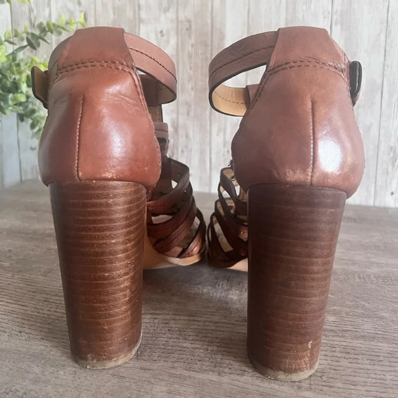 Coach Leather Strappy Studded Sandals Size 7 - Picture 7 of 9